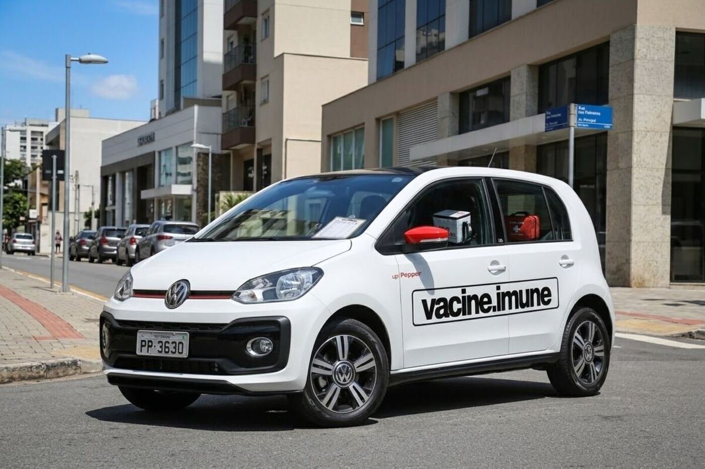 Carro da Vacine Imune para vacinação a domicílio